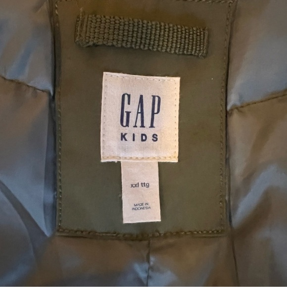 LIKE NEW! Youth GAP XXL winter jacket fuzzy hood - Picture 11 of 13